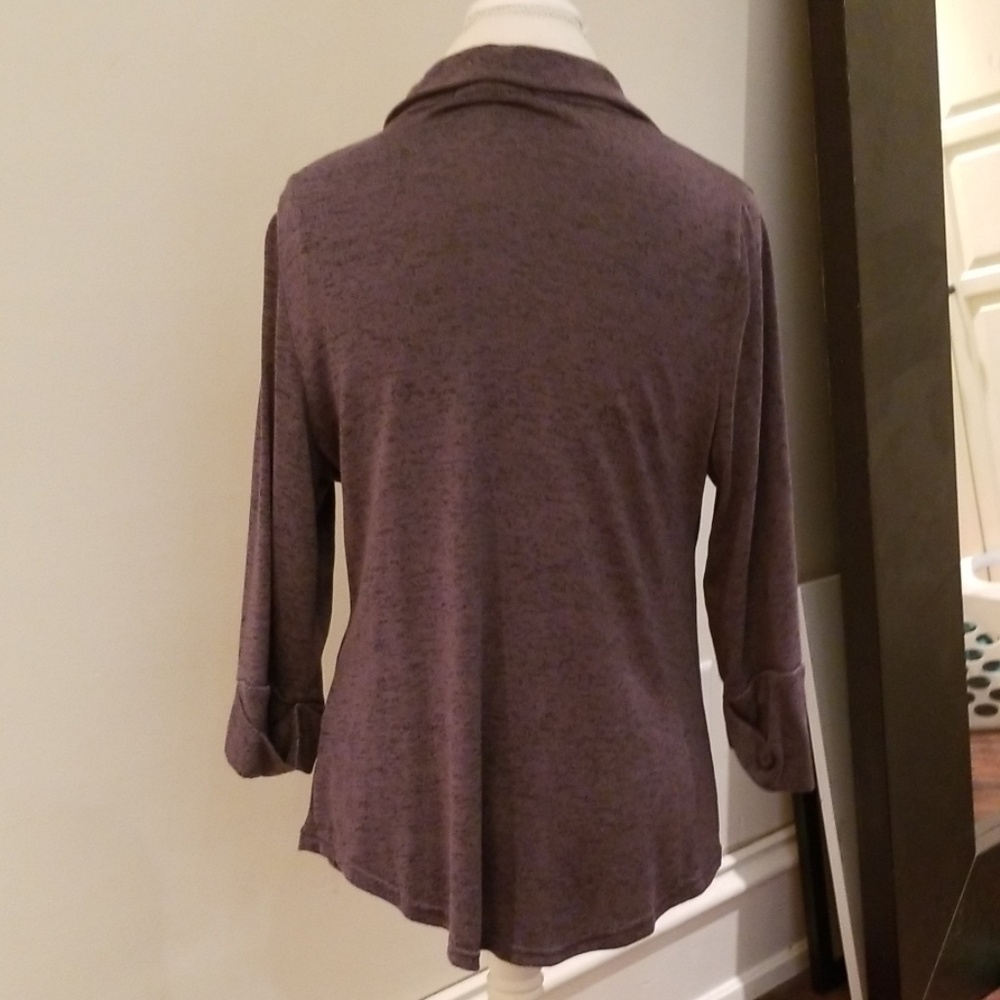 Gray top - Picture 3 of 4